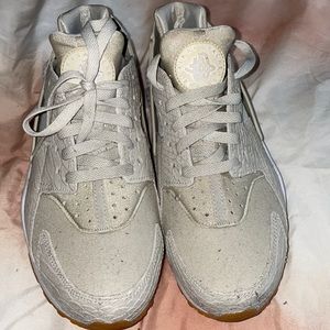 Brand new nike huaraches